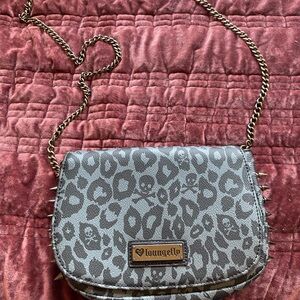 Loungefly Gray Leopard Skulls Print Crossbody Women's Bag With Chain and Spikes